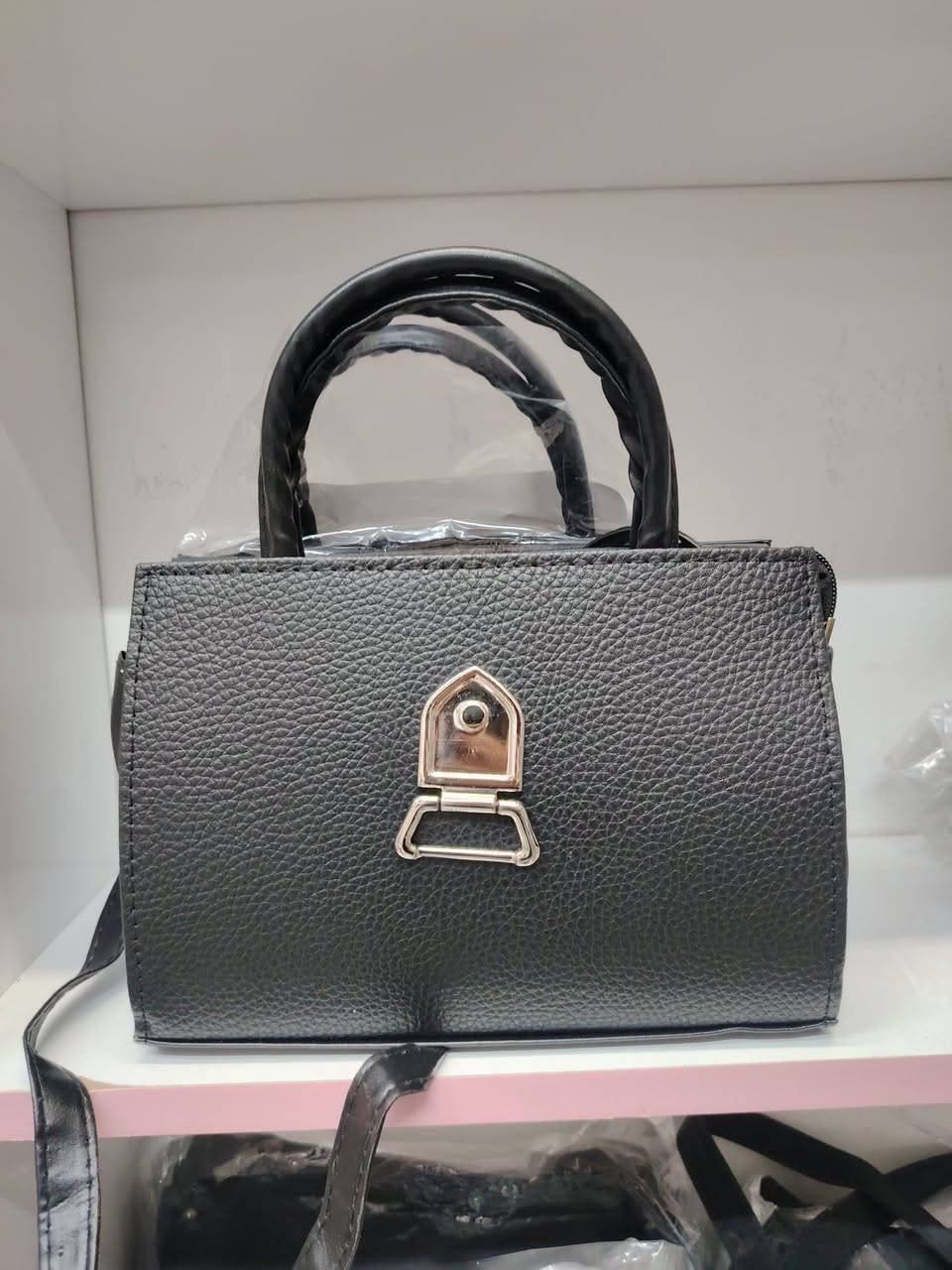 السعر 5000


**إذا كنت صاحب هذا الإعلان وتريد حذفه لأي سبب، رجاءا أرسل رسالة إلى الدعم الفني**