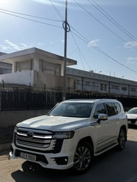 لاندكروز 2022 • 6 سلندر 4000 • ماشيه 63 الف