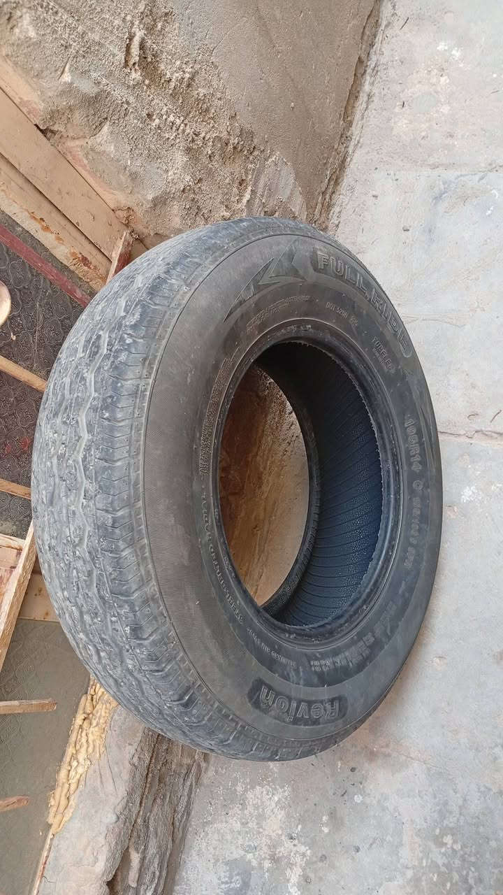 زوج تايرات حجم 14 ستخدام قليل سعرهه 40  ‏‪0785 875 5083‬‏
