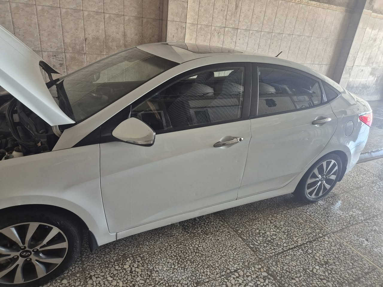 اكسنت موديل 2015
خليجي محرك 1600 دوش قطرتين
مواصفات
لد خلفي 
اشاير بل مري
تحكمات استيرن جهتين
شاشه
كامره
حساسات
فتحة سقف
تبريد  يحتاج غاز
 صبغ بس العتبة مال الراكب
مبدل قبق الجنطة وصورة الضربة موجودة
رقم واتساب ***********
سعر ١٠٠ وبي مجال
