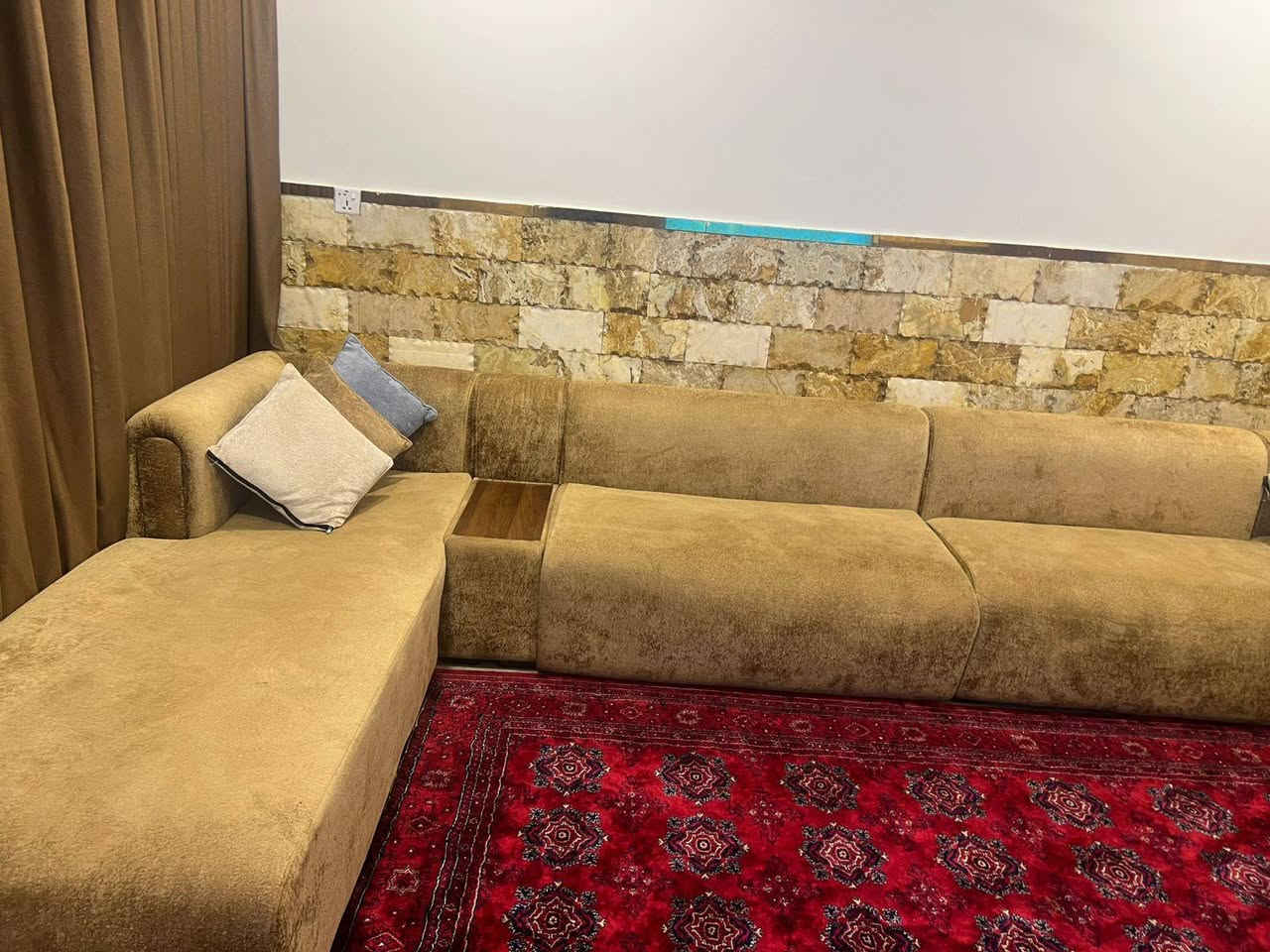 تخم ١٠مقاعد كونر نظيف جدا 
السعر ٣٥٠الف 
مكان الدوره المكيانيك
***********
