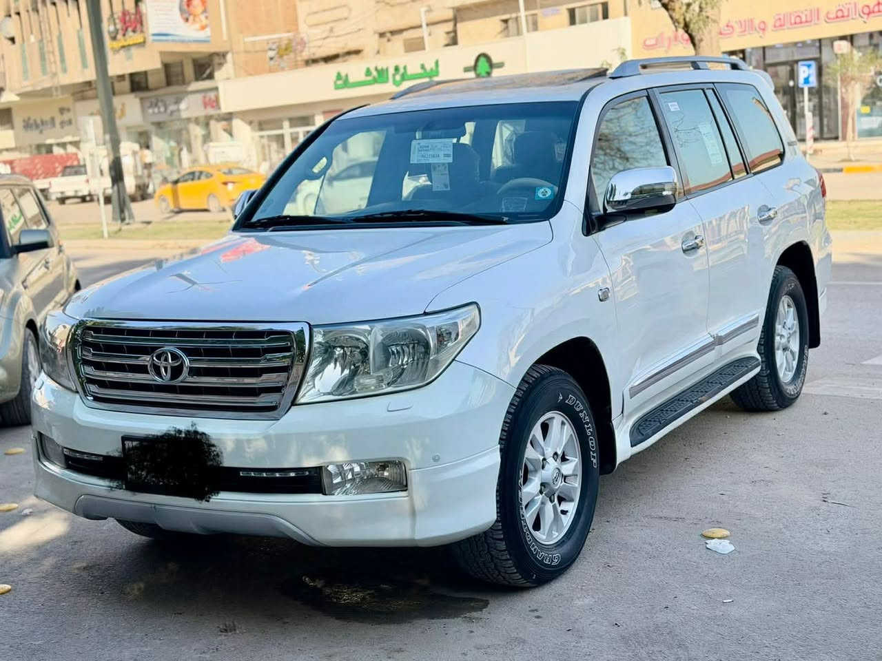 سلام عليكم لاند كروز موديل 2011 كفاله عامه ستيني فول مواصفات معروفه مواصفات الستيني جاهزه السياره من كلشي ماشيه 150 الف 
السعر 315 وبيه مجال 
***********
