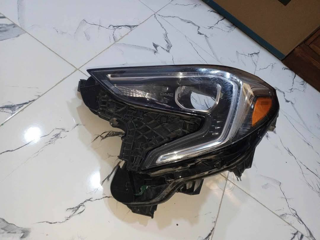 للبيع لايت جمسي تيران موديل 21 مكسور بس الجامة و اللد مابيهن شي الجهة اليسرى لاستفسار الاتصال على الرقم *********** المكان نجف السعر ب 125
