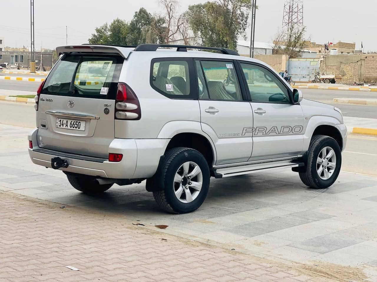 السلام عليكم
سياره برادو 2006 سياره مكفوله رقم انگليزي باسمي مداور ثاني يوم

سياره مكفوله ما عدا طخه بسيطه يم قبق البانزين 
كامرا خلفيه 
شاشه الكتروني 
طخم تاير جديد 
مكينه وكير نضيفات 
للتواصل الاتصال برقم..    ***********
