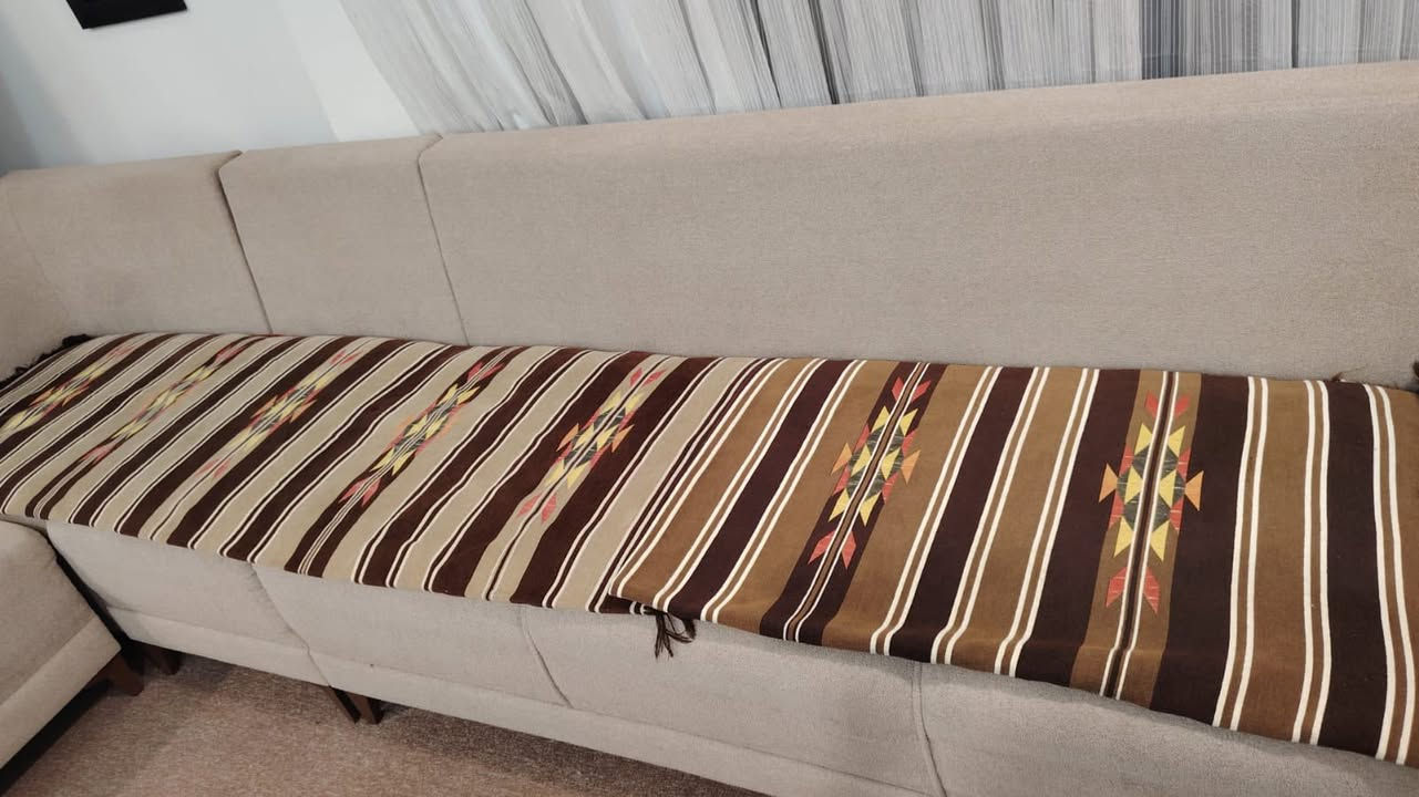 تخم موديل تركيا توصا خشب تسكام روعه اخو الجديد 8 مقاعد مريح جدا ونظيف جدا جدا السعر البيع ٧٥٠ الف  مكاني مجمع بوابة الكاظمية السكني 
للتواصل على الرقم ***********
