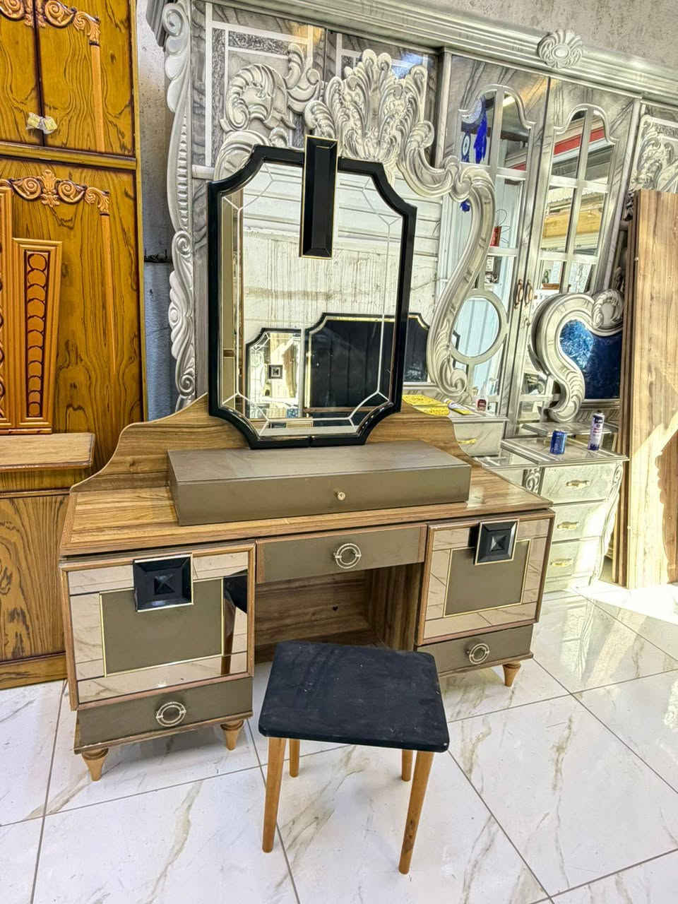 ***********🦋🦋غرفه تركيه ثقيله ويا التوصيل والشد واصل كل منأطق بغداد
