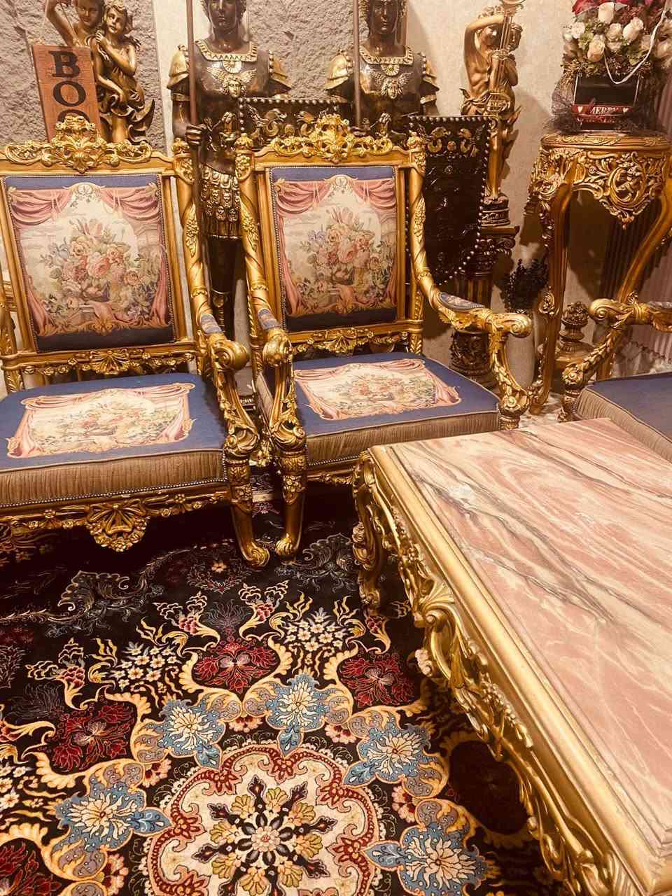 تخم مصري. ١٠مقعد مع طبله وسطيه مستعجل علي بعيته بسعر مناسب ٧٥٠قفل بدون عمله شراي يتصل فقط ***********
