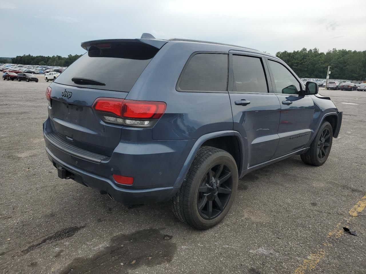 السلام عليكم
للبيع فقط سيارة جيب موديل 2021
ماشية فقط 44 الف
حادث جدآ بسيط  
فتحةً بانراما السيارة 
الون ازرق بحري 
السيارة كلش جديدة صارلهه 11شهر من دخلت العراق 
رقم بغداد 
السعر 290 وبيهه مجال بسيط وماكو هيجي سعر بالسوك 
السيارة على وضع الشركة 
 الشراي يتصل ***********
مكان السيارة ميسان
