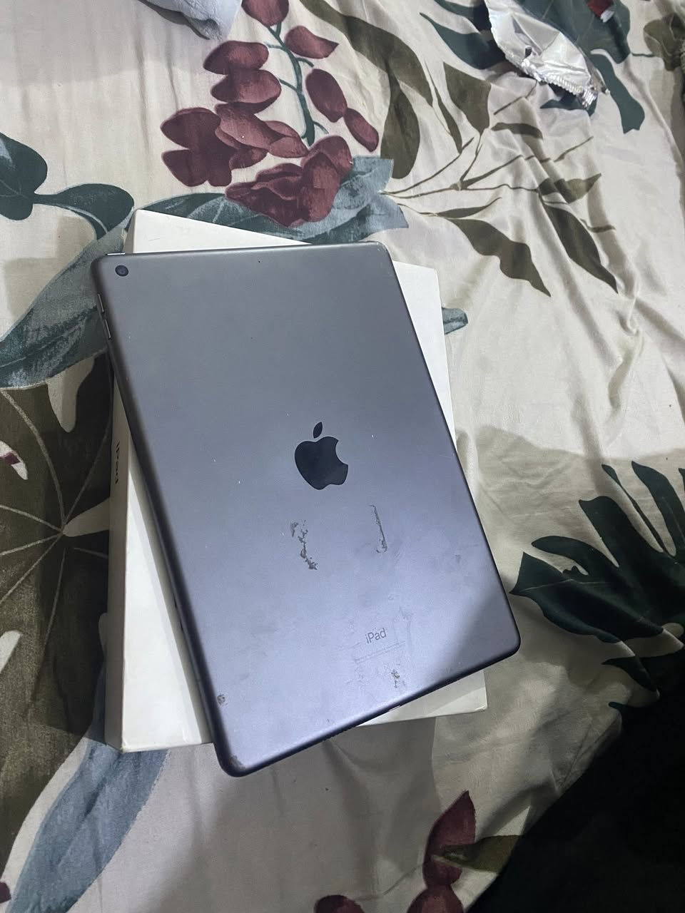 السلام عليكم ايباد للبيع مبدل بلازمه فقط ناقص ايسي باور وبطاريه فقط السعر٥٠ قفل المكان كربلاء حي القادسيه الرقم ***********
