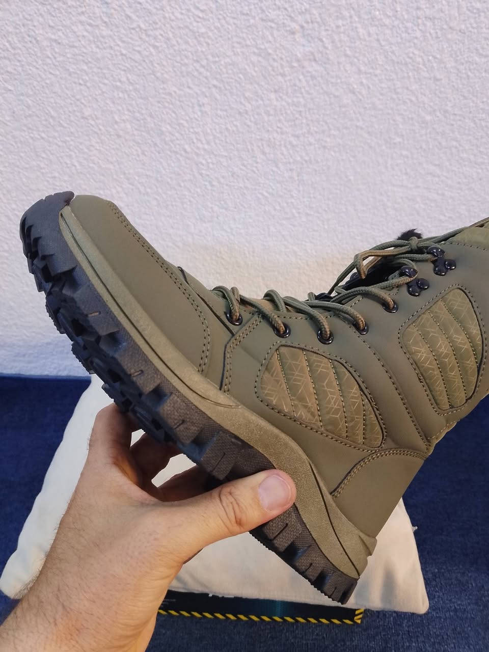 بسطال جديد داخل فرو قياس ٣٩ ينلبس ٤٠ السعر ٣٥ الف


**إذا كنت صاحب هذا الإعلان وتريد حذفه لأي سبب، رجاءا أرسل رسالة إلى الدعم الفني**