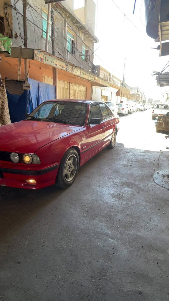 سلاوي خواي كه وره له هه مو لايك ئم بئيمه بو فروشتن موديل 91مه كينه 20سمسه زور به قوه ته كه ميك دوكه لي هه يه ده نكي فيرسشي تيدايه سياره كه ئارمو واجيه هيه به س به شه رت نايدم كه فيلي دزياريو قرداري مالي مه ده ني به شرت سياره كه بيليدرانه تازه حام كرايته وه سعري قوفلي 16واره قيه تكايه بو مامه له جات مه كه ن يان تيل مه كه ن سياره كه له هه وليره نايمه هيج شوينيك ***********
