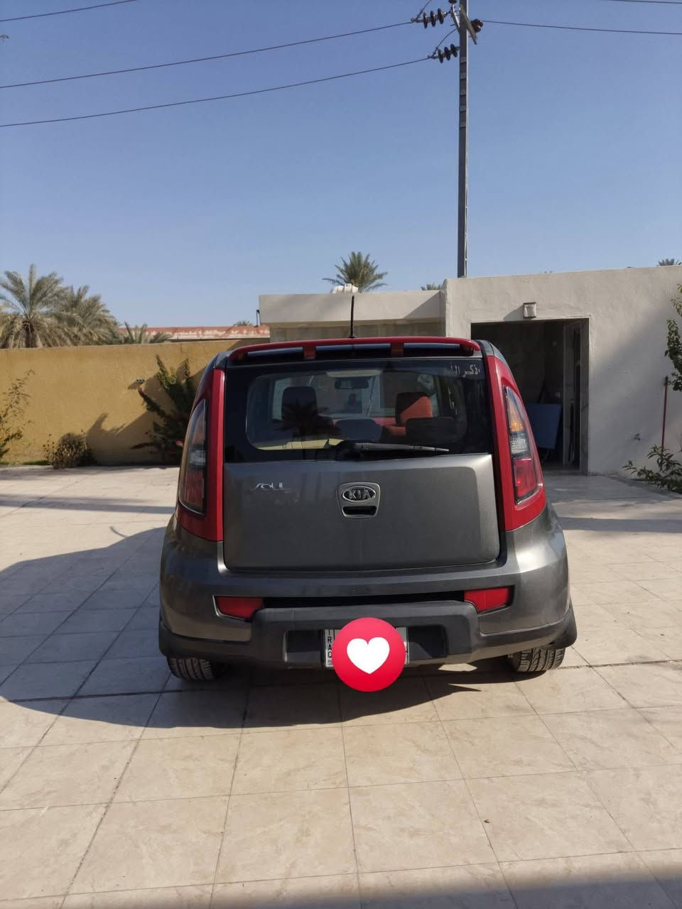 سلام عليكم
مكلف بالنشر

كيا صول (2010) 

وارد امريكي . 

سياره ليبل واحد 

محرك 2000 دوش . مامفتوح لاتنقيص ولاتبخير خير من الله 

رقم بغداد الماني 

مواصفات ( فتحه سقف سلايت.. تحكم استيرن جهتين.. نظام ABS . منفذ usp و Aux . و باقي المواصفات المعروفه) 

تخم تايرات ويل 18 
باتري جديد 
تبريد شغال 
كير ومحرك مكفولات 

سياره بيه مكانات صبغ ابيع احزام حتى ماادوخ المشتري. 

رقم صاحب السياره ( *********** ) 

مكان السياره . بابل .
