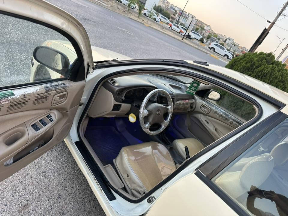 بەناوی خوا نیسان سەنی ٢٠٠٢ سەیارەکە زۆر جوانەوڕیکووپێکە مالی کاسپییە  بیلاد سپییە گیڕومەکینەو تەبریت بەشەرتە سەنەوی هەتا ٢٠٣٠ تازەیە دەعمی نیە قرچیکی زۆربەسیتی دوای هەیە و تەواو 

***********
