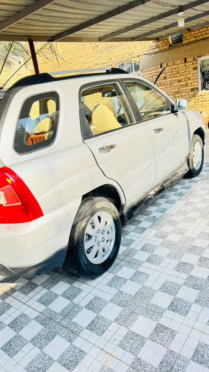 اللهم صلي ع محمد وال محمد
السلام عليكم 
للبيع كيا سبورتج موديل 2010 لون سلفر رقم ذي قار 17 انكليزي سنويه ل 2029 باسمي سياره جديده وكفاله عامه من صبغ والفتح والتبديل والجراد كير شرط محرك شرط حداديه شرط تخم تاير سبير الشركه بعده وجديد هم  مكان الديوانيه 
***********
***********
