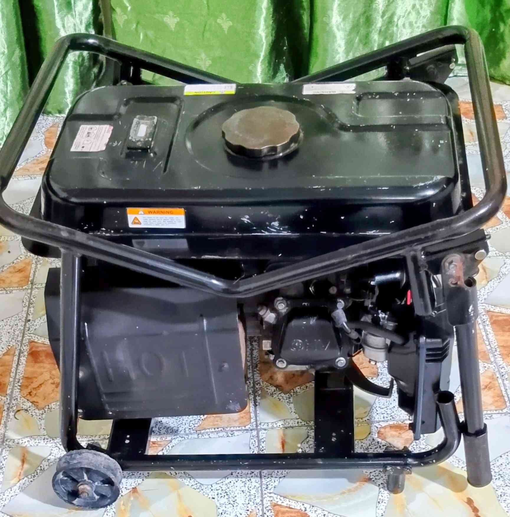 السلام عليكم مولد افر ياباني3 كيفي 12 امبير سلف وبكره شغال نقصها بس باتري ملف نحاس حجم الملف 12 سانتيم دبدوب  مولد نظيفه ما دخله تصليح عل الفحص اقتصاديه بالصرف لتر واحد بنزين بالساعه كهرباء مستقره سعره 225 ☎️ الهاتف *********** بي واتساب شراي يتصل مكاني بغداد قرب مجمع بسمايه اكو توصيل بكروه داخل بغداد فقط 🙏
