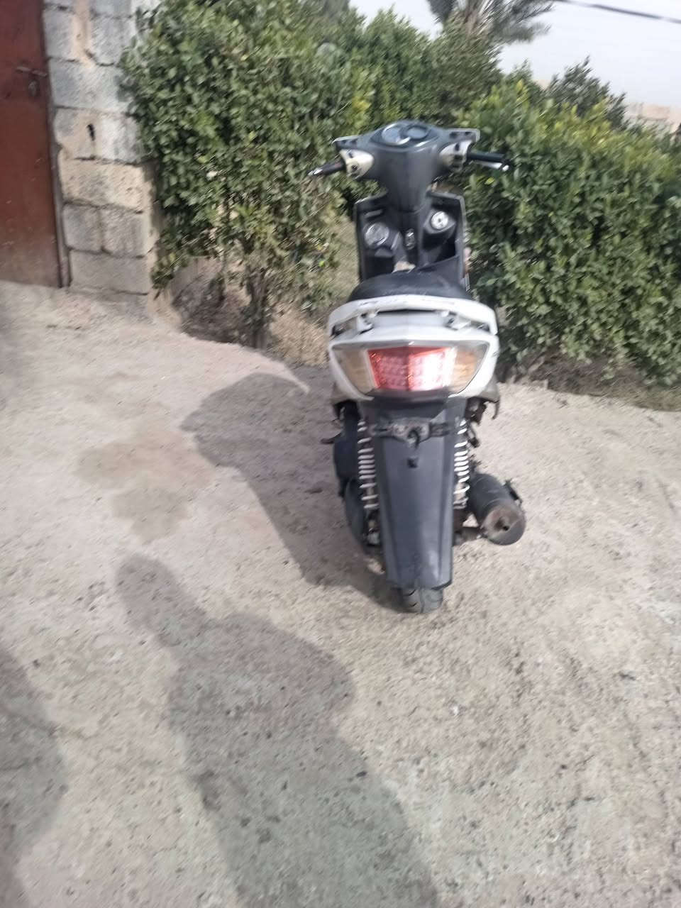 دراجه ماكس فحل دراجه حلوه مكان الدوره سريع الجديد قرب جوهره بغداد. / ***********/السعر 500 وبي مجال
