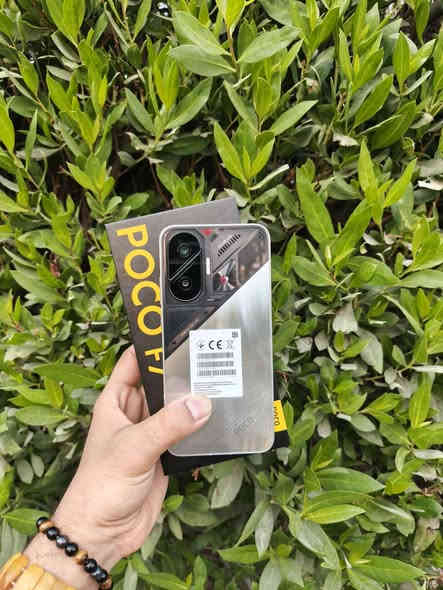 السلام عليكم للبيع جهاز جديد مو بس نضيف نضافه الف بالمية ولا خدش واحد شهر واحد استخدام لون مميز كامل كل ملحقاته الاصليه ذاكرة 512 عشوائية 24 السعر 475 الف وبي مجال مكاني البصرة *********** البصرة
