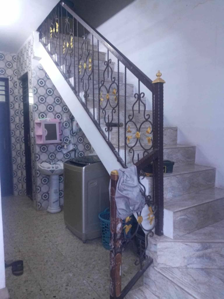 السلام عليكم دار للبيع ملك صرف بلزعفرانية حي الأمانة المساحة 125م واجهه ٦وربع تفاصيل البيت طابق واحد للاستفسار الاتصال على الرقم *********** صاحب البيت بغداد, العراق
