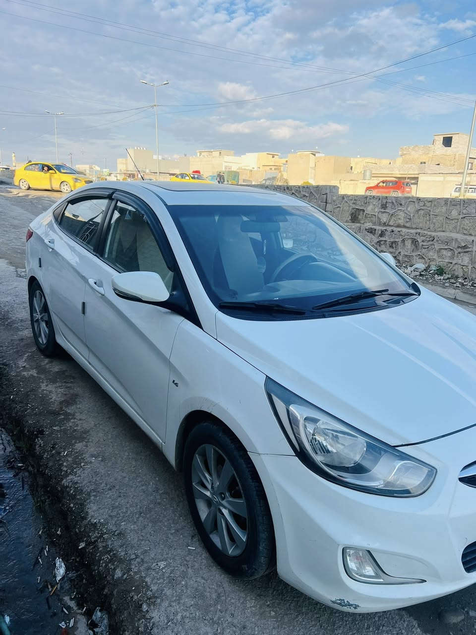 يوجد لدى مكتب العريبي سياراه اكسنت 2011 رقم أربيل كابون بانزين ضرر بوند أوربي شرط التحويل طخم تاير جديد مكينه وكير شرط توماتيك شاشه تحكمات ستيرن  محرك 16 فتحه سقف السعر 110 وبيها مجال ***********
***********
