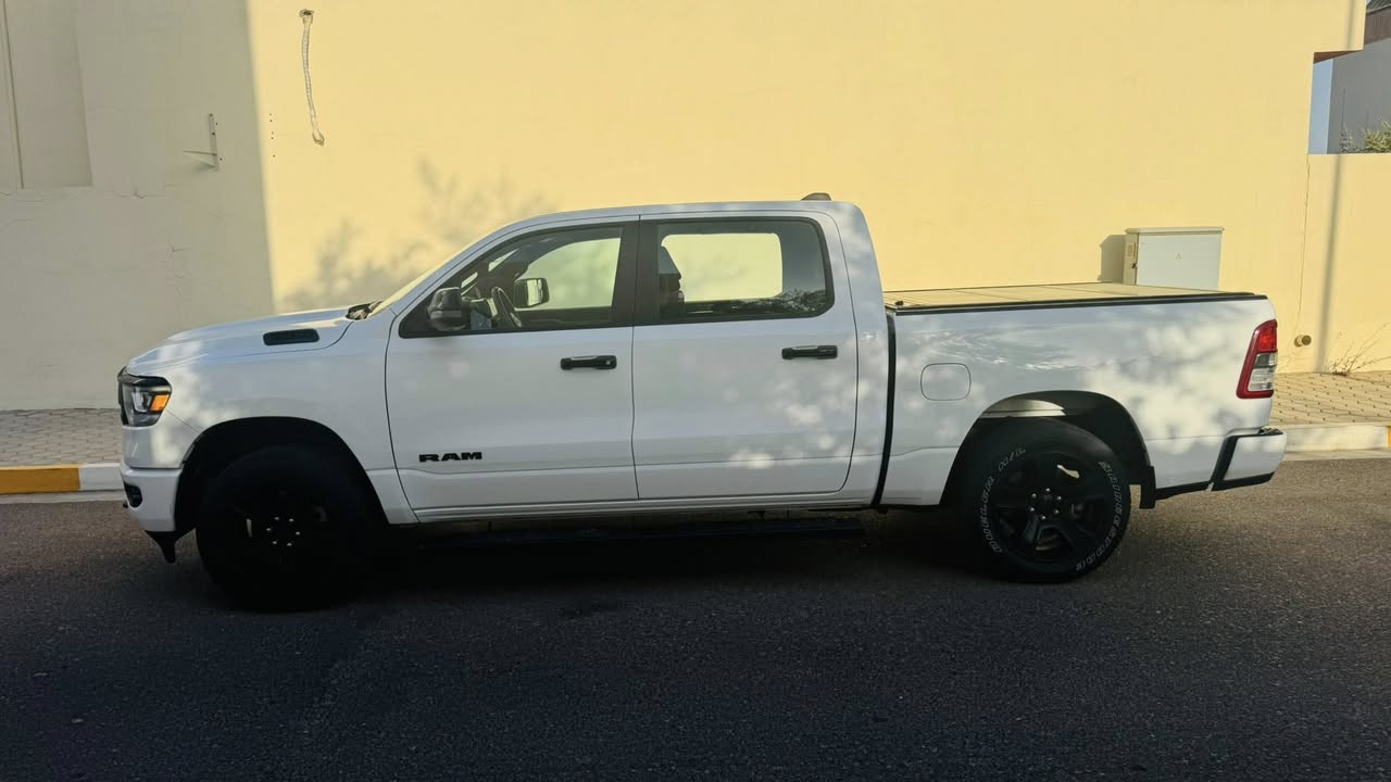 للبيع | رام 2024 Lonestar 4x4 وارد امريكي
السلام عليكم

رام 2024 وارد امريكي حادث بجم بيها شاصي ولغد بدون تبديل قطع فقط بارد بسيط ماشية 18 الف ميل قابل للزيادة 

✅ مواصفات السيارة
شاشة تسلا
دفع رباعي
باب طويل بدي كصير المرغوب
منظومة غاز جديدة قبل شهر شادها 140L
حساسات امامية خلفية
تسكيرة بدي جديدة 
كشنات وستيرن تدفئة

📌 الممشى: 18 ألف ميل
📌 رقم بصرة باسمي
📌 رقم الشاصي:
1C6SRFFT4RN108602

📍 الموقع:
البصرة – مجمع الأمل السكني٢ 

💰 السعر:
320 ورقة وقابل للتفاوض 

📞 للتواصل:
***********
