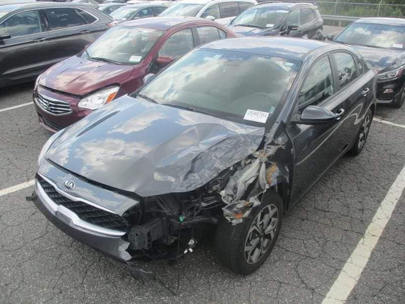 السلام عليكم
كيا فورتي 2019 فيلي 
شاشه جبيره 
- تحكم ستيرن - 
نظام الحفاظ على المسار 
- وضعيات قياده 
- مري شفط 
- محرك 2000 دوش 
صور الحادث مرفق مع الصور
-  بيها بدايت نفخ 
السونار مرفق مع الصور
 رقم اربيل باسمي
سنويه وارقام جديده 
السعر ( 107 ) وبيها مجال 
مكاني بغداد حي القاهره قرب جامع النداء
اتصال ***********
