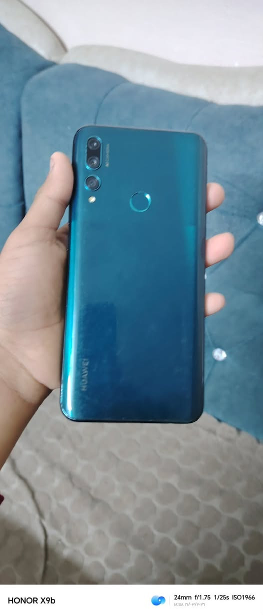 السلام عليكم واي 9 برايم ذاكره 128 الرام 6 
بفطر باللمس موصل حي القاهره السعر45بمجال تعال خاص 
راسلني رقمي ***********الكاميرا خلفيه عاطله
