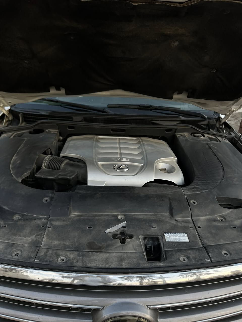 السلام عليكم لكزس 2014 بريم فول مواصفات للأخير فتحة كشنات جلد لون جكليتي جكات السياره مقبطه مواصفات بيها بارد صفحة اليمنه جاملغ امامي شبر والخلفي كارت على كد فره البك لايت كير مكينه اكفلك ياهم كفاله عامه شرط الفحص سعرها 4 يعني اربع شدات وبيها مجال قليل وترهم مراوس بـ سياره اقل مكاني بصره كرمه علي للاستفسار اكثر رقمي ***********
