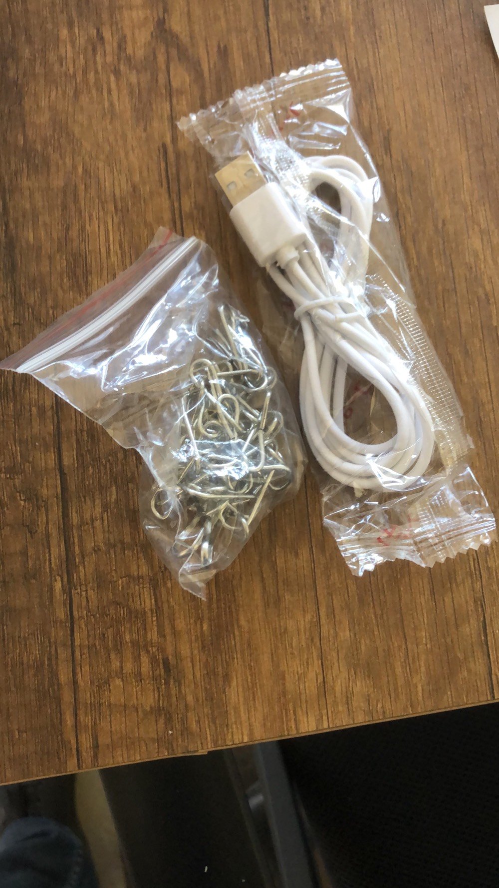 عرض خيالي : قانصة ذباب احترافية - ٢شمعه -تشتغل بكفاءة عالية ولاتحتاج الى تيار كهرباء عالية، مزودة بسلسلة وتكدر تعلقها وتصير منضدية ،وهي تعمل بنظام UPS يعني شاحن تلفون 
متوفرة بثلاثة احجام: صغير ٨٠٠٠دينار /المتوسط ١٠٠٠٠دينار/الكبيرة ١٢٠٠٠دينار
مع كل قطعه شاحن نقال مجاني
الكميه محدودة 
