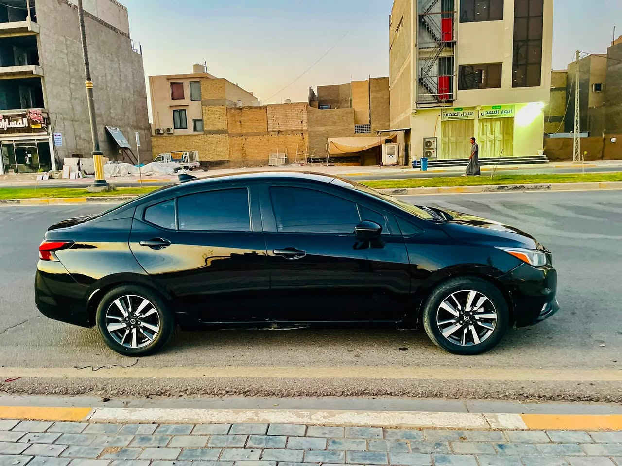 نسيان فيرسا 2021
رقم كربلاء بأسمي السعر 97
 الاستفسار ***********
حادث موضحاً في الصور 
بنيد فقط بدون دواخل 
وبيه بل عراق صبغ بين بيبان اثر دحجه بسيطه 
 مواصفات داخلية
مكيف , فرامل ABS , زجاج كهربائي , مثبت سرعة , مقاعد رياضية , مساعد الاصطفاف , أوامر صوتية , كاميرا خلفية ,
