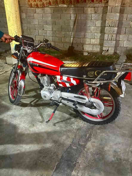 سافين خمسه محرك 150 موديل 2021 دراجه حلوه محرك كبس كهربيات شغاله سلف ايريد سجم دراجه حلوه
 منفيس موجودالسعر 450 
بي مجال الشراي يتصل***********
