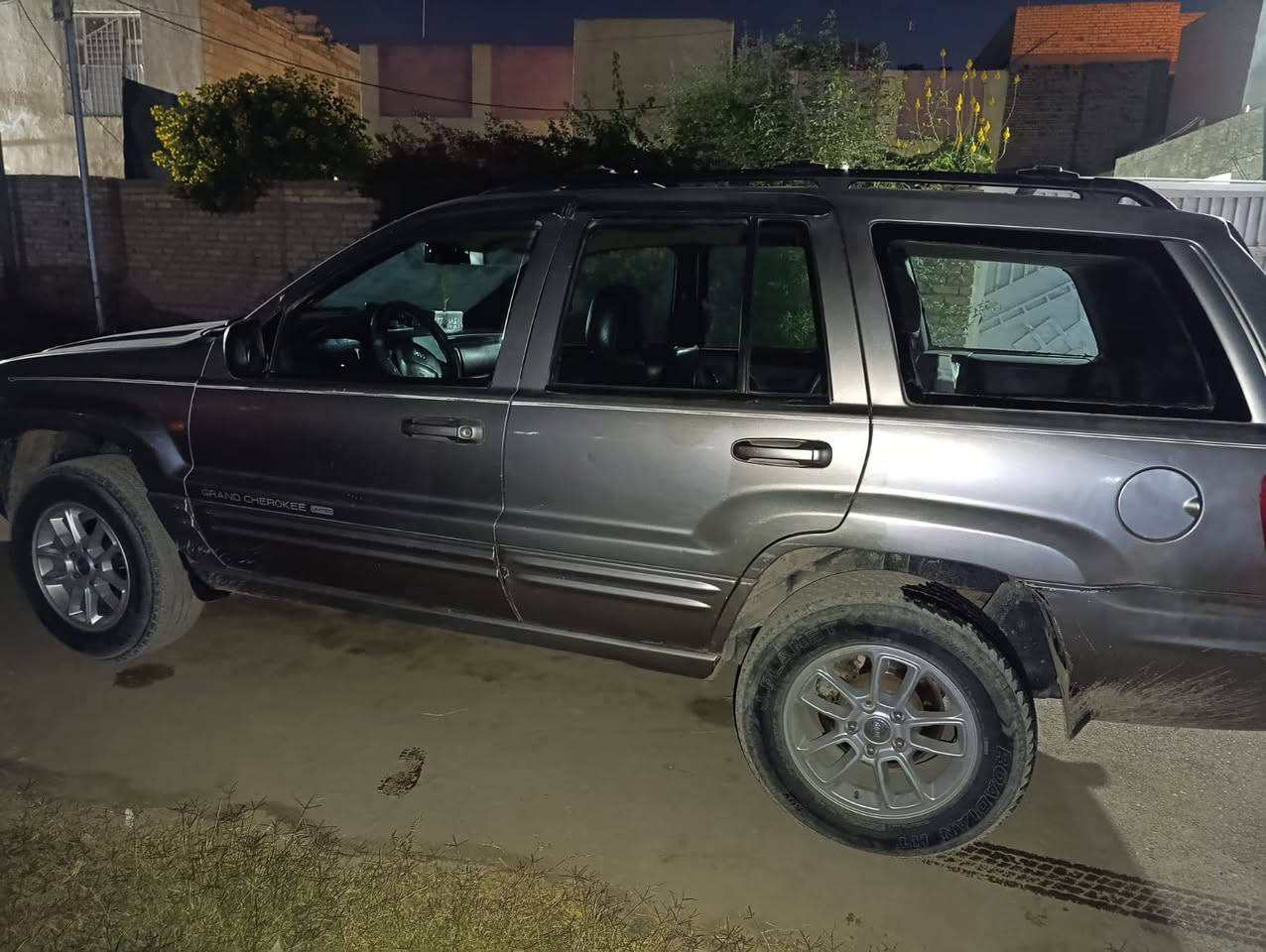 السلام عليكم مكلف بالنشر جيب شيروكي  موديل 2000 مكينة وكير  3000 vvt سيارة جاهزة من كهربائيات من تبريد من محرك العنوان الناصرية شطرة السعر 65وللاستفسار اكثر الاتصال على صاحب السيارة ***********
