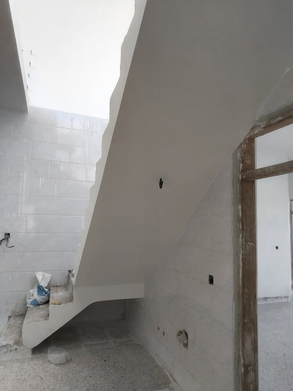 السلام عليكم كادر جص وبياض متفرغ حاليا 
الكادر متكون من ٤ خلفات 
شغل درجه اولى 
مساطر كبان وخيط 
شغل جدًا نضيف 
  التزام بالوقت والعمل 
داخل بغداد فقط
للاستفسار ***********
يوجد واتساب
