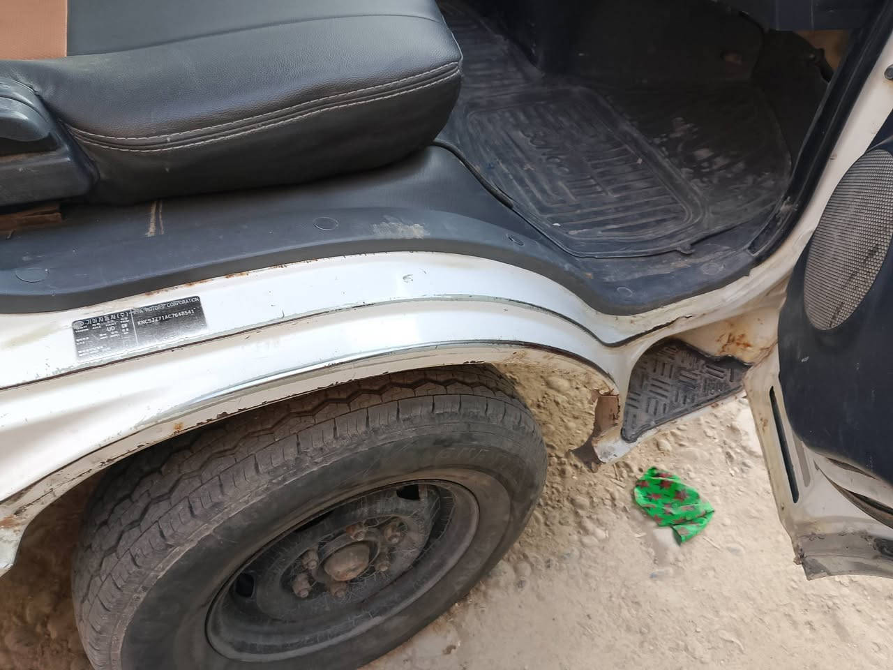 السلام عليكم كيا حمل للبيع موديل 2012 رقم واسط انجليزي مكينه بيها بخار وبسمي مكاني بغداد مقفوله عدد دوسات ***********
