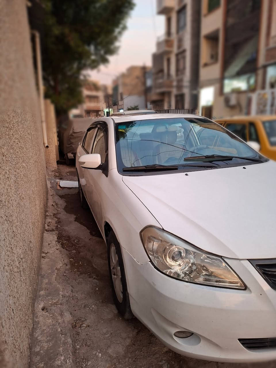 السلام عليكم
BYD G3 2013 

بي وادي جي ٣ 

-كير عادي مكينة هوندا 

- بصمة و تشغيل عن بعد 

- حساسات خلفية 

- شاشة و كاميرا خلفية 

- تخم تاير جديد 

- رقم انكليزي وسنوية تنتهي ٢٠٢٩ 

- السيارة بأسمي و على أيدي من الشركة 

- السيارة بيها صبغ قمارة و صندوك أثر جراد و اكو بارد بالباب الخلفي عكس السايق

- سعر البيع ٦٠ 

العنوان بغداد / صليخ
هاتف : ***********
