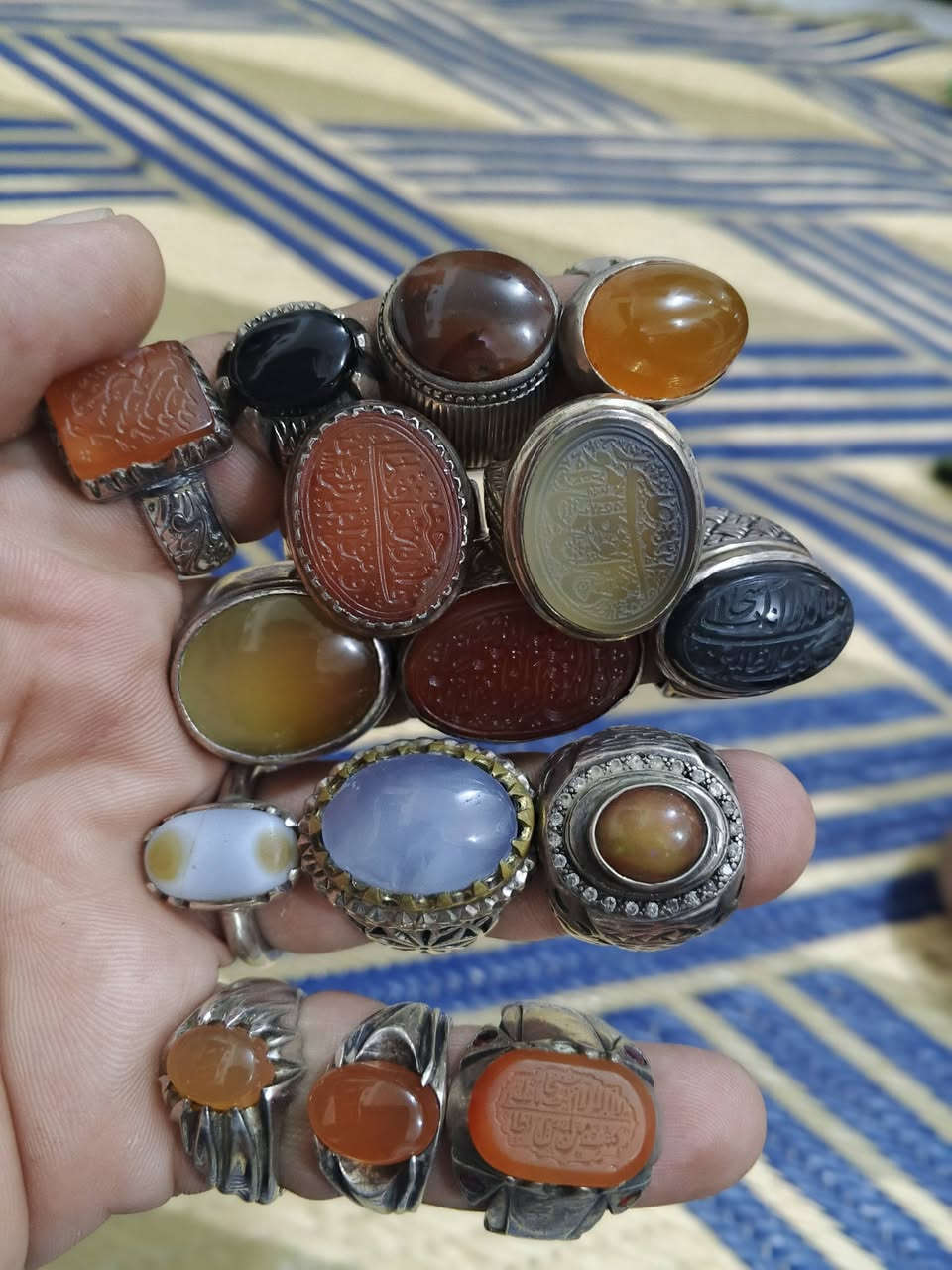 السلام عليكم ورحمه الله وبركاته 
تخفيضات شباب مجموعه من الخواتم القديمه وصياغه اليدويه الي مهتم يتفضل خاص حبايب يوجد توصيل كافه العراق


**إذا كنت صاحب هذا الإعلان وتريد حذفه لأي سبب، رجاءا أرسل رسالة إلى الدعم الفني**