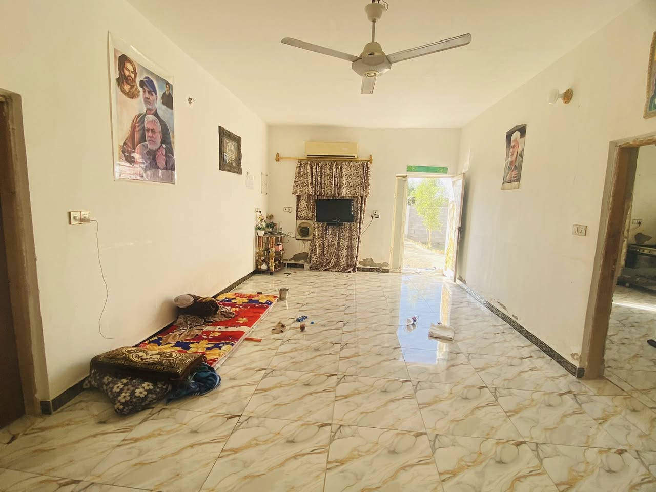 ارض مع دار للبيع المساحه الكليه 1250متر
يحتوي الدار على استقبال وصاله ومطبخ وغرفتين نوم وصحيات داخليه وخارجيه وكراج 

الارض مزروعه ومسيجه / يبعد 100 متر عن الشارع العام 

العنوان / النعمانيه / مثلث الكلابيين مقابل موكب السفينه

*********** 

السعر 70 مليون قابل للتفاوض
