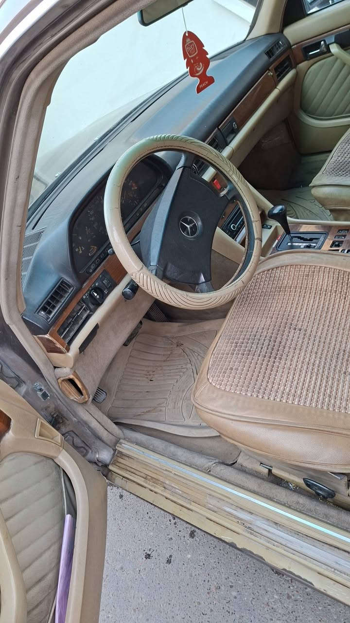 السلام عليكم للبيع موديل ١٩٩٠
تعمير جديد مكينة ابلادية 
السعر ٨٠ ورقة وبيهة مجال 

***********
