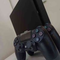 بلي ٤ سلم مهكر نضيف جدا  هارد 500 كيكا مستعمل قليل  ملحقات كاملة كارتو...