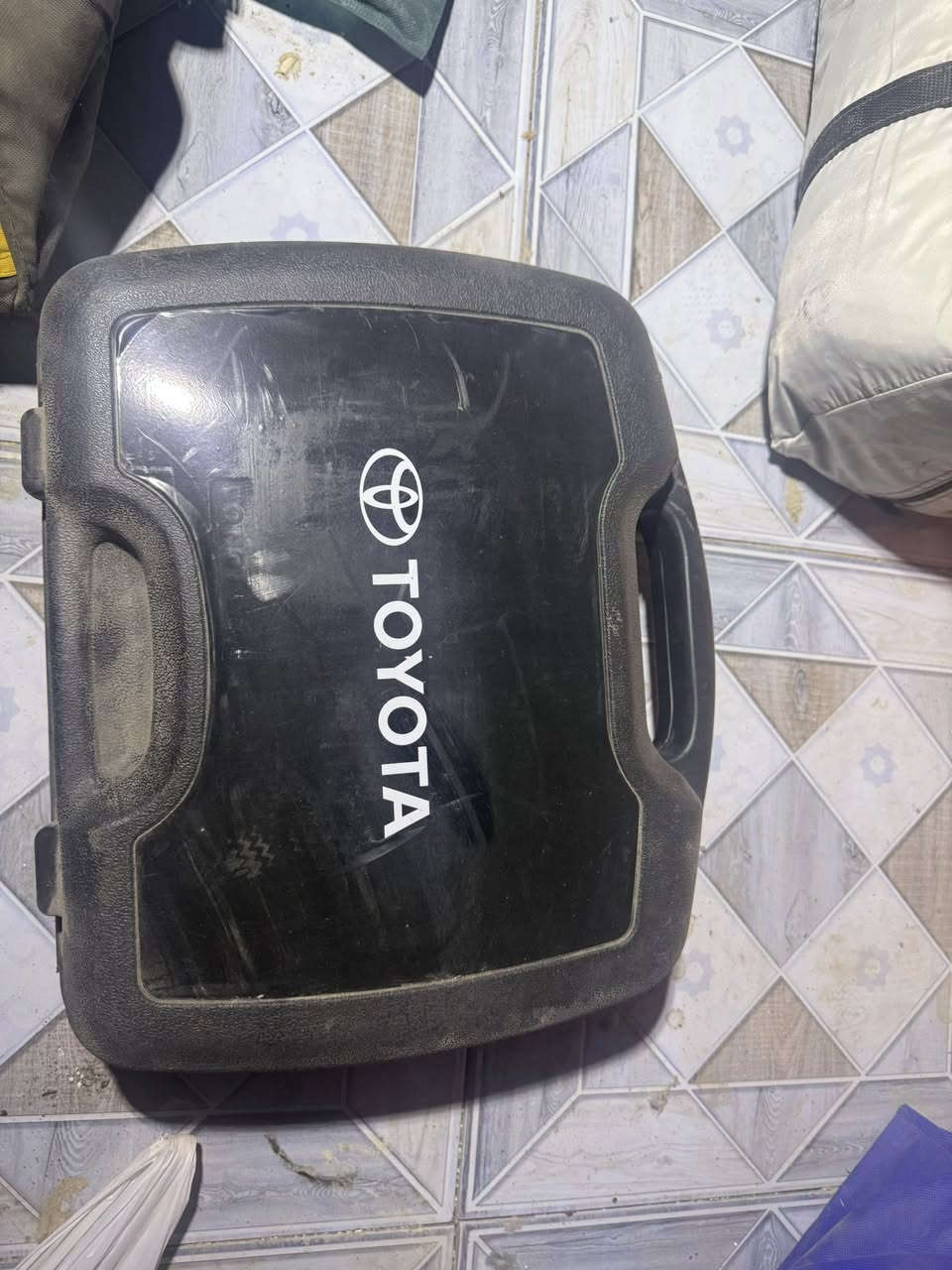 هوك لاندكروز اصلي جديد للبيع السعر 90الف مكاني البصره ***********
