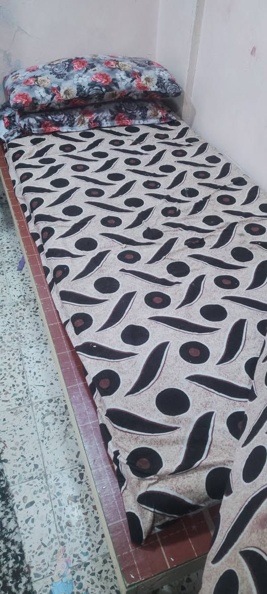 تخت عدد 2 نفر واحد( سعرهم 40


**إذا كنت صاحب هذا الإعلان وتريد حذفه لأي سبب، رجاءا أرسل رسالة إلى الدعم الفني**