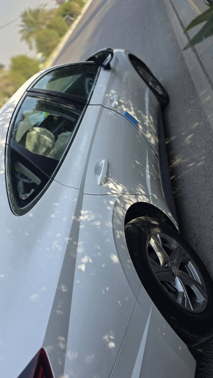 سياره سونتا 2023وراد خليجي مكفوله عدا براد وشخط فقط باقي كله كفاله مكينه وكير ومحرك بل جيس محرك ٢٥٠٠ موصفات اشاير بل مري تثبيت سرعه ومصفات النص
***********
***********
السعر ١٩٥ وبيه مجال
