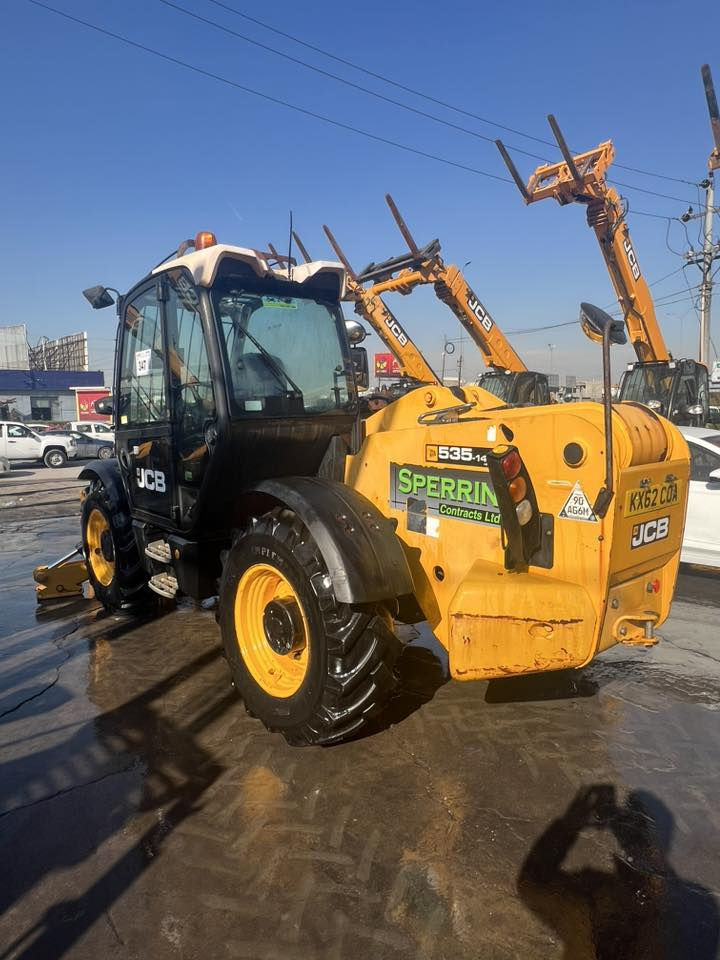 2012
دخول جديد فول مواصفات 
5000 عدد الساعات 
مكينة و كير كلة شرط
تبريد بلاد 
جك سنتر 
✅✅✅✅
***********
***********
