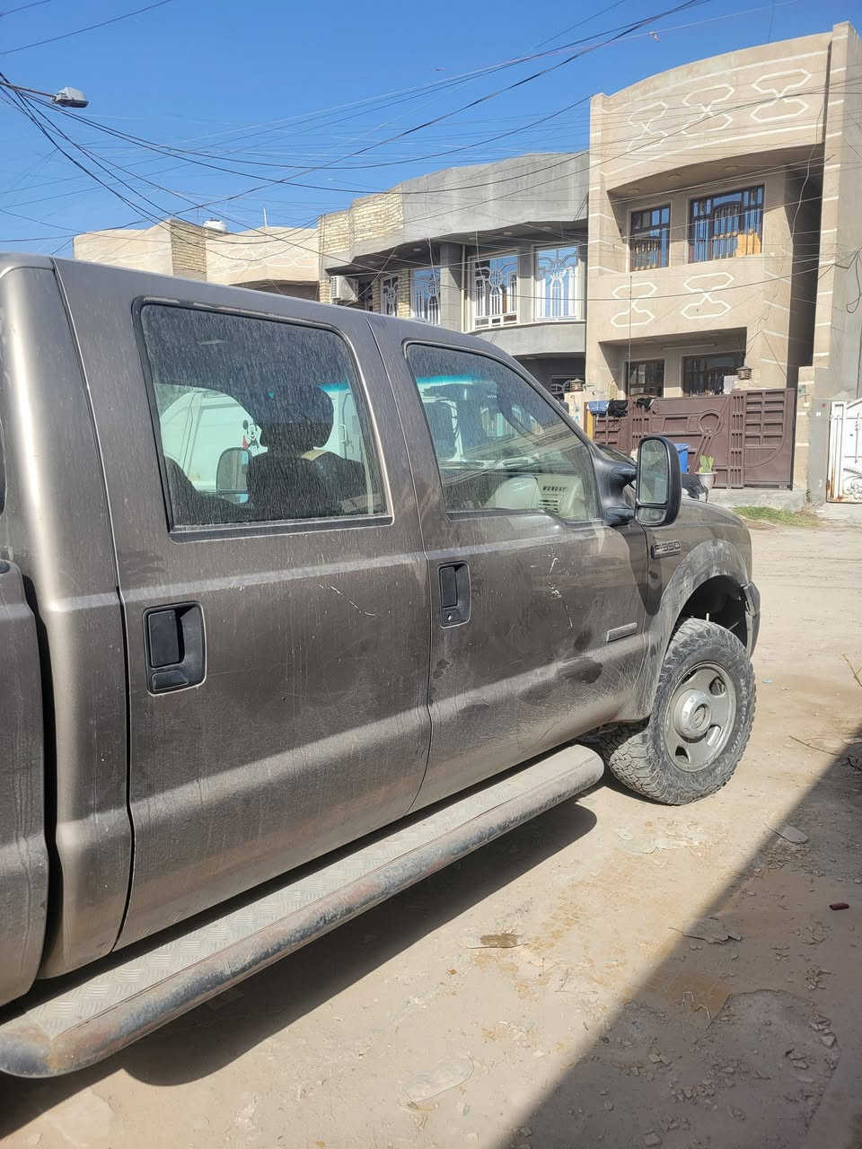 كاز ٢٠٠٧ كير ومكينه جدد صار شهر مشدودة تخم تاير جبلي كشنات محدثه ومدوشمه جديد كهربائيات كلها شغالة لا ضربة ولا صيغ تحويل مباشر مكاني بغداد ب٩٥ وبيه مجال حك الجيه 
***********
