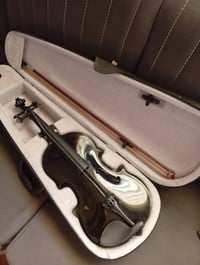 كمان • اسود