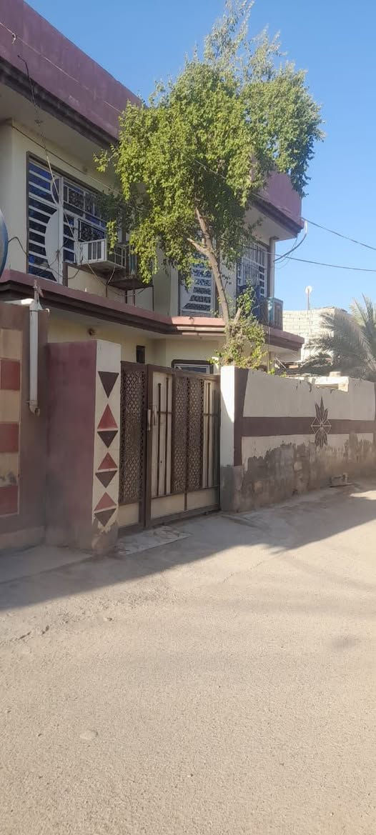 بيت مساحة 200 متر المفرق كاع حجي ناصر  سند 25 خلف جامع الحاج نعمة طابقين سيراميك كامل

الغرف الطابق لأول غرفتين نوم + صاله + ستقبال +مطبخ + كراج سياره + صحيات

الطابق الثاني
غرفتين نوم + صاله + غرفه ماكامله ع نص السعر المطلوب 135 قابل للتفاوض الاستفسار أكثر ***********
