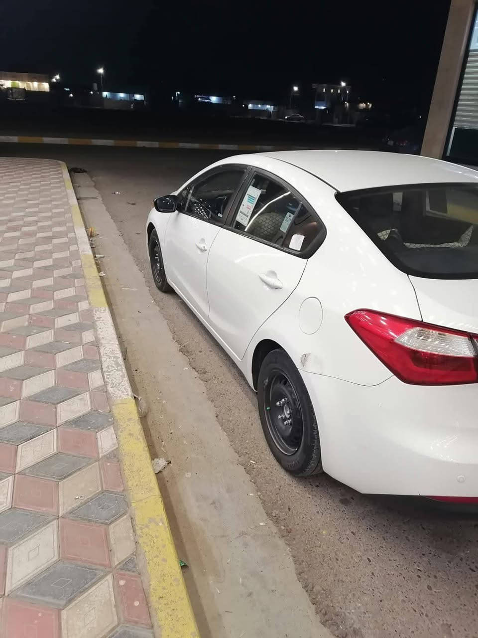 السلام عليكم سياره سيراتو خليجي 2014 محرك 2000 سعر ب110 وسياره بيها قطعتين للاستفسار أكثر الاتصال ع هاذ رقم ***********
