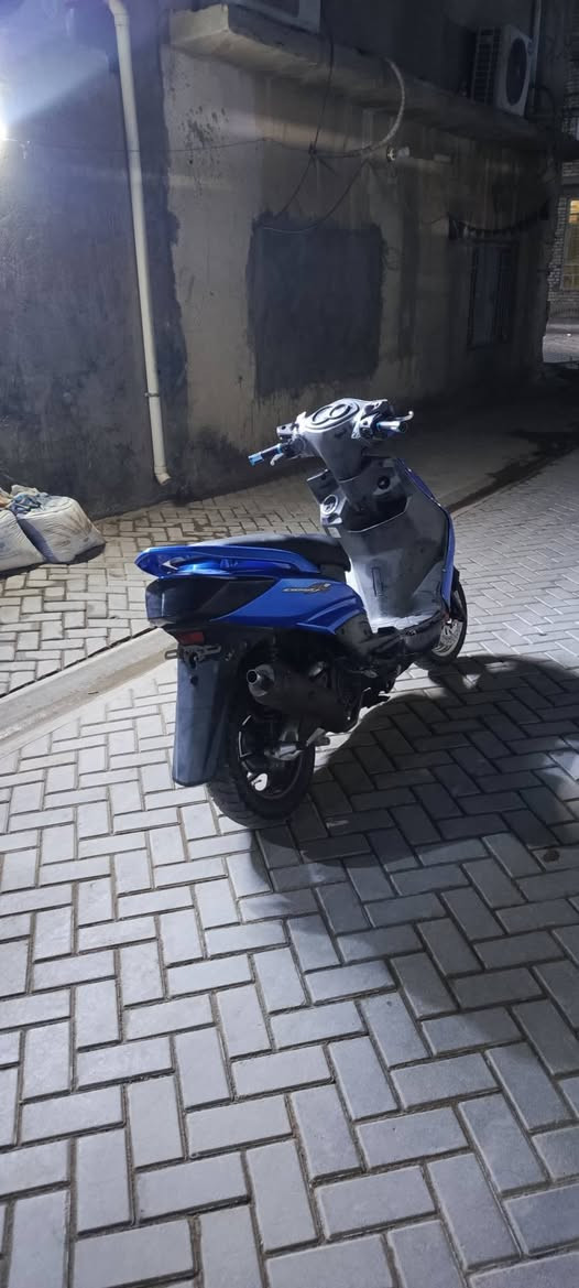 السلام عليكم دراجه للبيع سكنس ياباني فحل بيها نواقص بسيطه تجي تشوفها تقتنع ياله تاخذ  السعر ٤٥٠  المكان بغداد مدينه الصدر ***********
