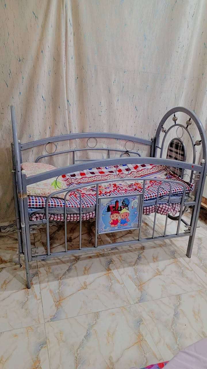 سرير طفل نضيف وقوي جدا يكفي لحد عمر8سنوات لان يصير جربايه هم السعر45وبي مجال


**إذا كنت صاحب هذا الإعلان وتريد حذفه لأي سبب، رجاءا أرسل رسالة إلى الدعم الفني**