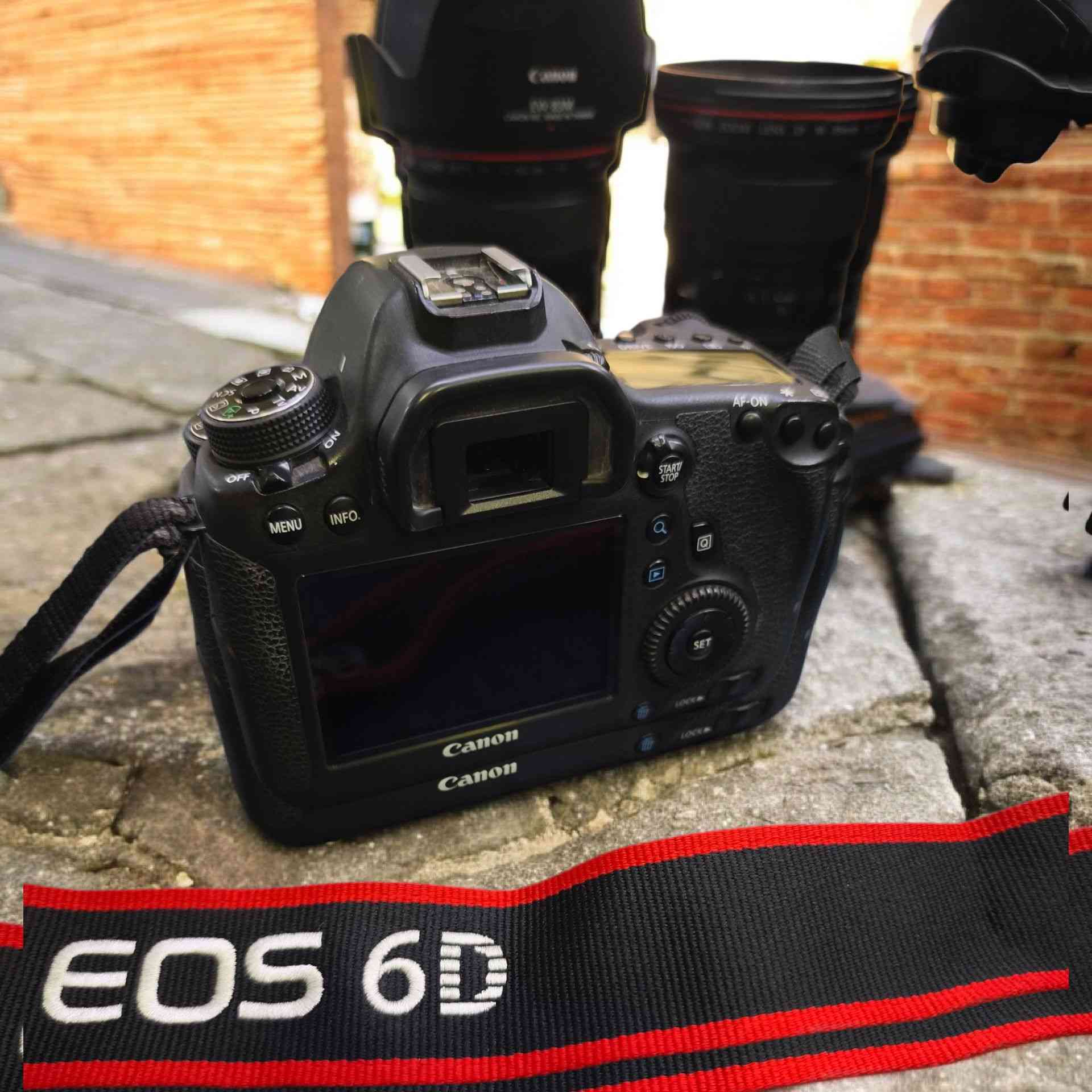 كاميرا كانون بدي فقط EOS 6D للبيع 
للاستفسار ***********

