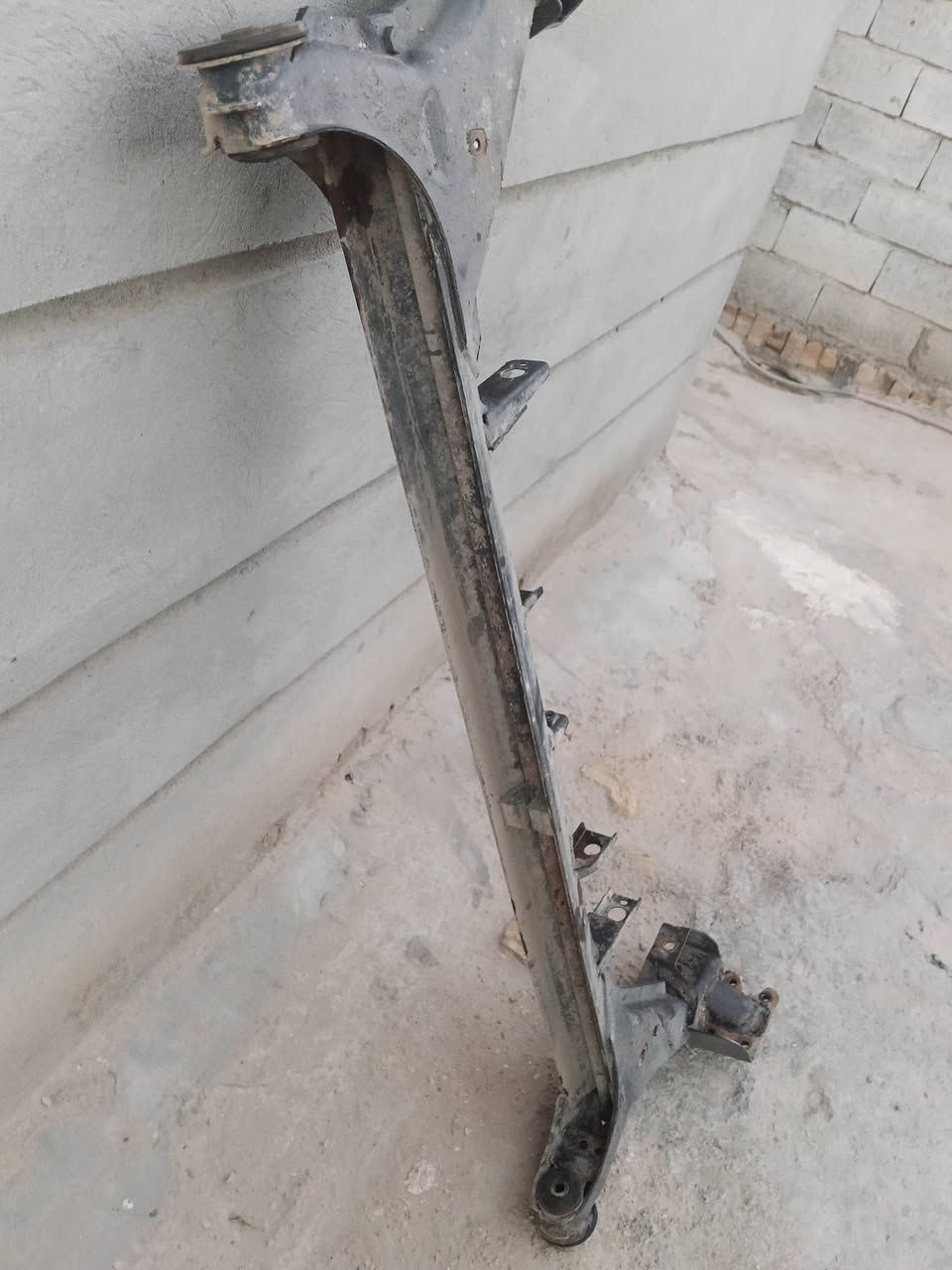 هوزن خلفي طيبه اصلي مالتهه البلادي للبيع والله بدلته وطلع صوج موبي ابد شادله بوش جدد راديكال سعر ٥٠ لان الجديد اشترريته ب٨٠ *********** مكاني ديوانيه
